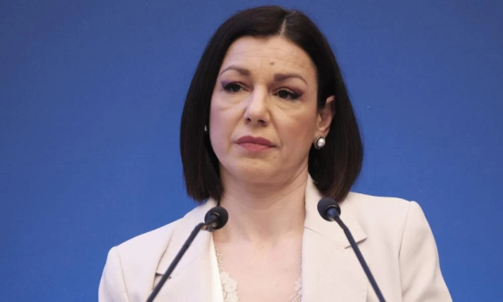 Αριστοτελία Πελώνη - Η ενημέρωση των πολιτικών συντακτών
